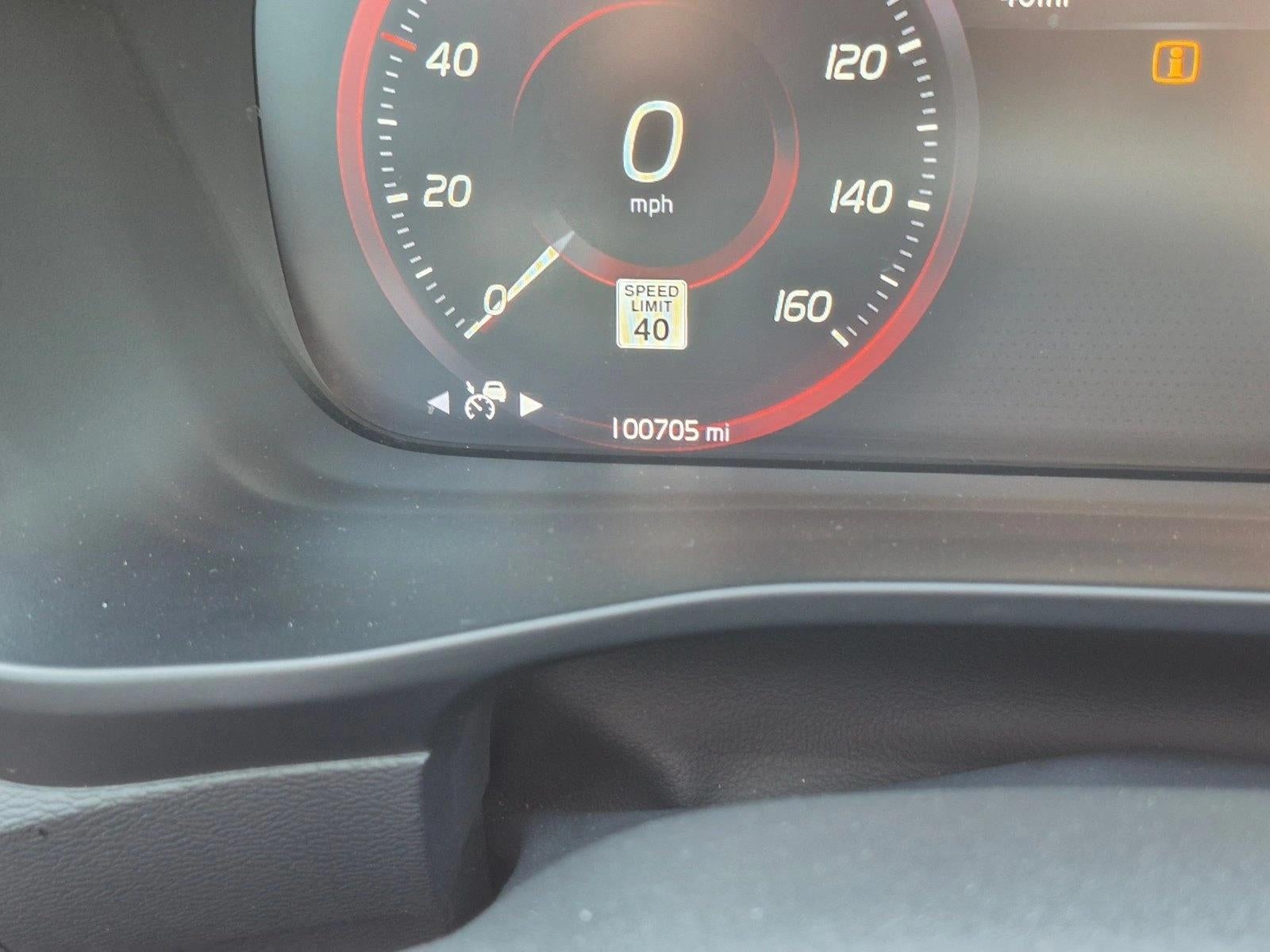 2019 Volvo XC40 T5 AWD R-Design