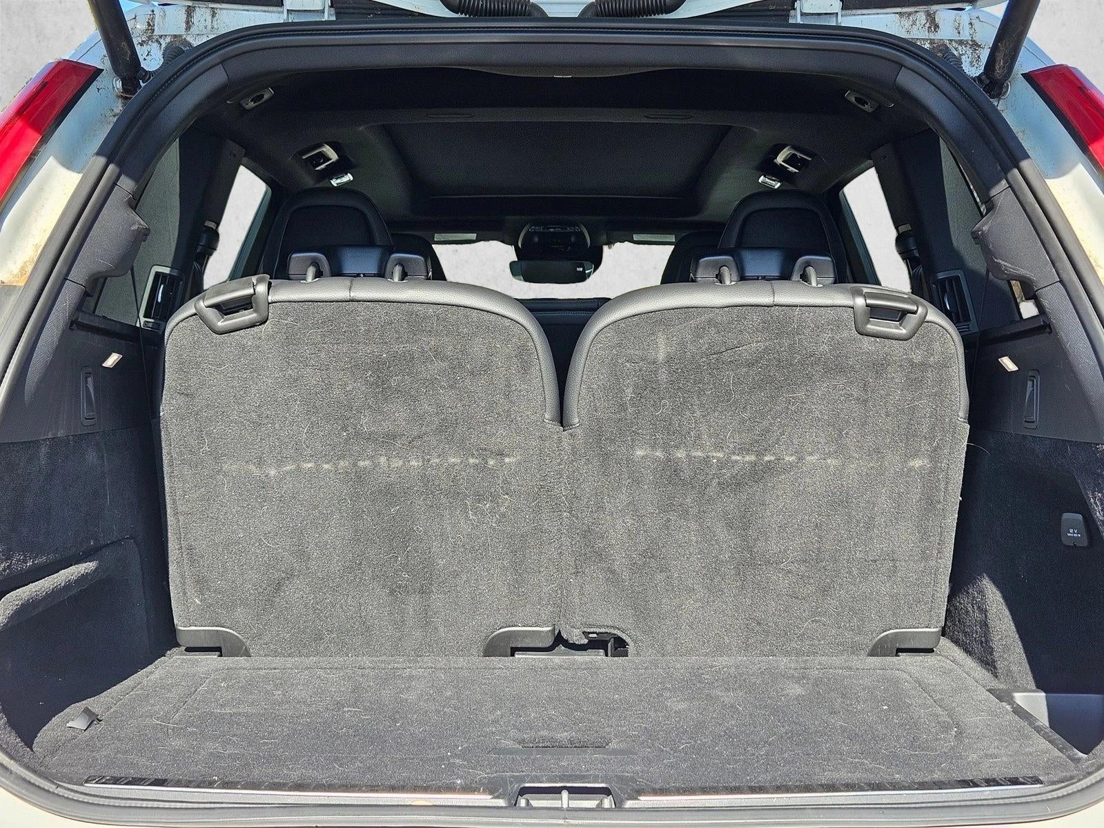 2017 Volvo XC90 T6 AWD 7-Passenger Momentum