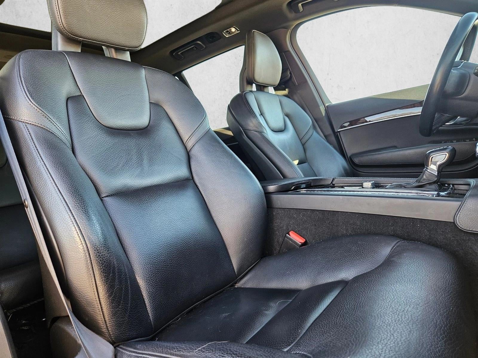 2017 Volvo XC90 T6 AWD 7-Passenger Momentum